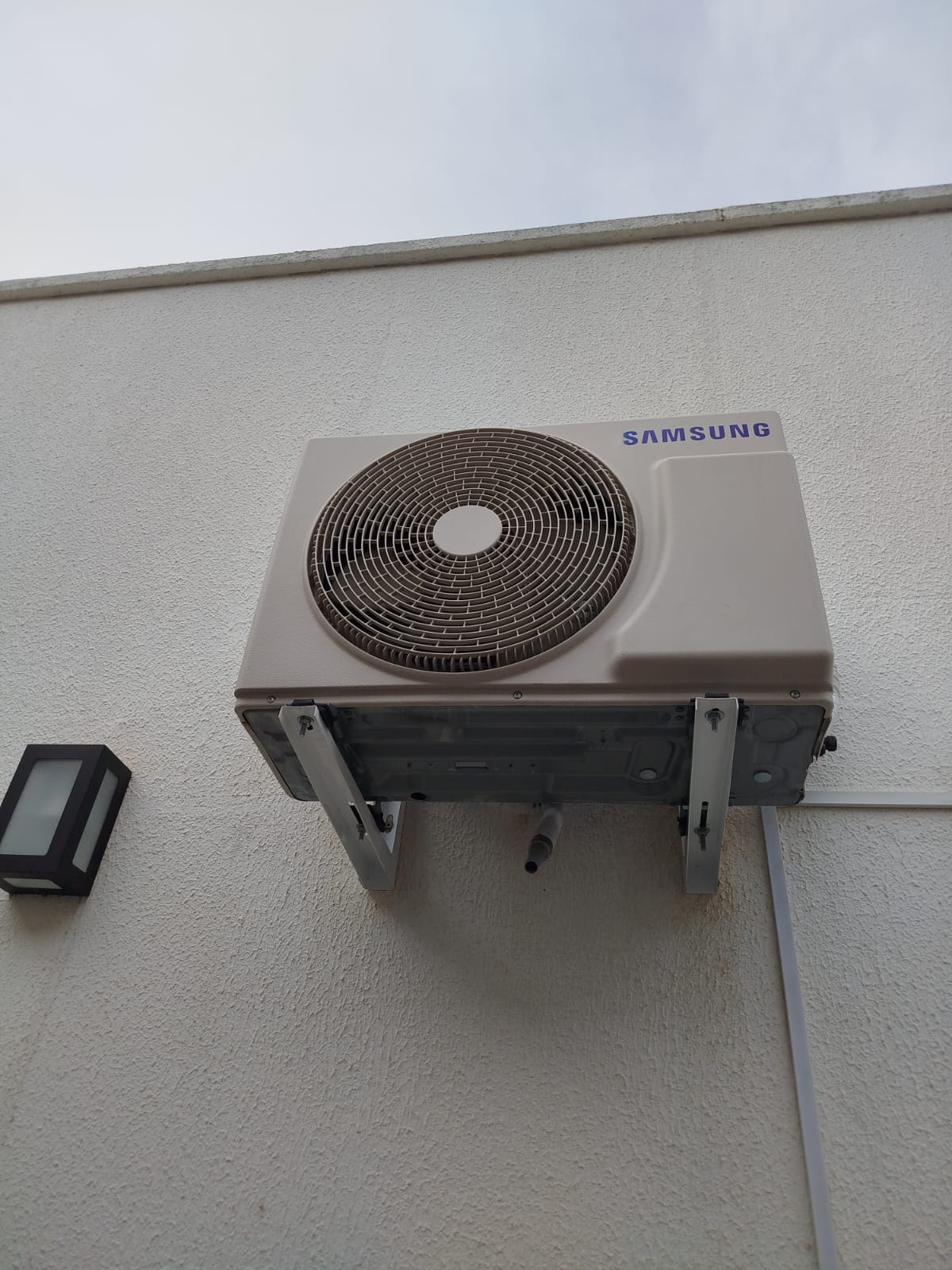 Condensadora instalada em parede externa