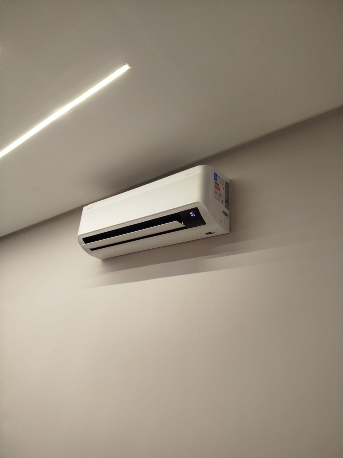Instalação de ar-condicionado finalizada